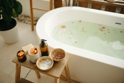 Bath tub with bath salts